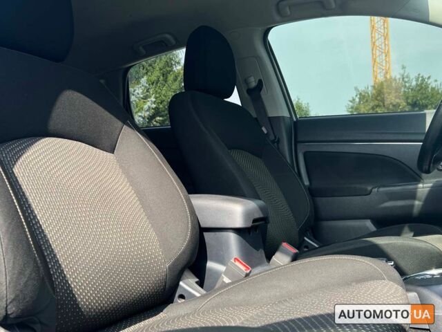 Серый Мицубиси Outlander Sport, объемом двигателя 2 л и пробегом 65 тыс. км за 14200 $, фото 7 на Automoto.ua