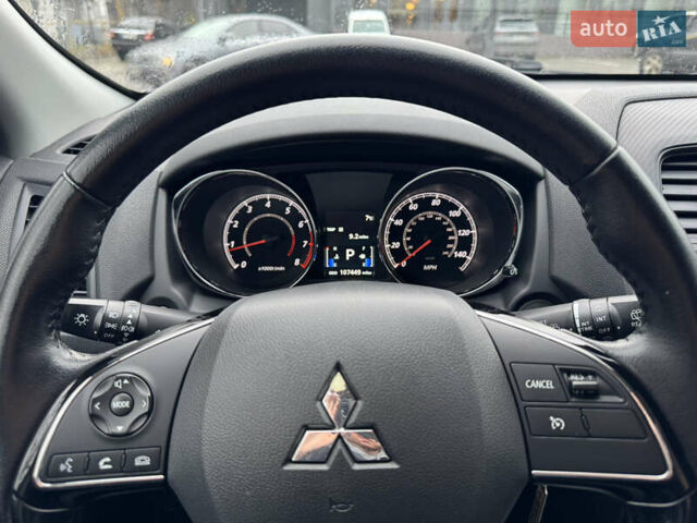 Серый Мицубиси Outlander Sport, объемом двигателя 2 л и пробегом 172 тыс. км за 12700 $, фото 21 на Automoto.ua