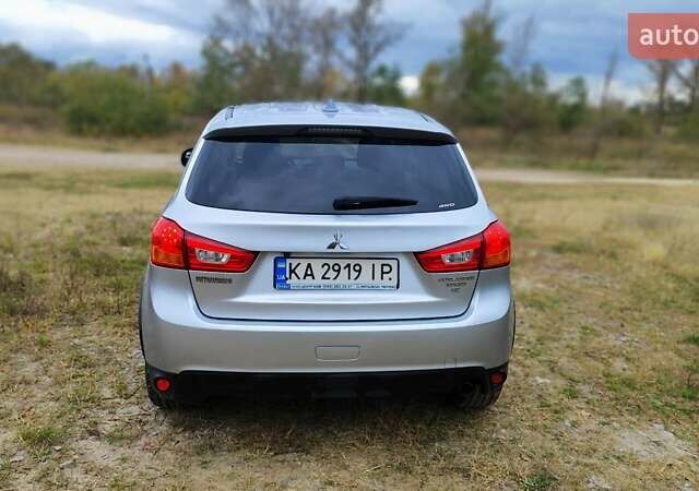 Сірий Міцубісі Outlander Sport, об'ємом двигуна 2.36 л та пробігом 136 тис. км за 13999 $, фото 3 на Automoto.ua