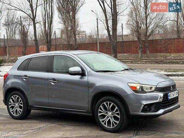 Серый Мицубиси Outlander Sport, объемом двигателя 2 л и пробегом 92 тыс. км за 12400 $, фото 2 на Automoto.ua