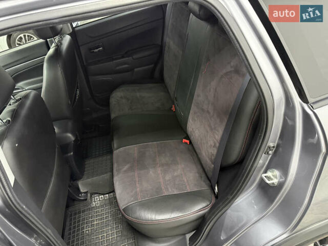 Серый Мицубиси Outlander Sport, объемом двигателя 2 л и пробегом 105 тыс. км за 12900 $, фото 25 на Automoto.ua