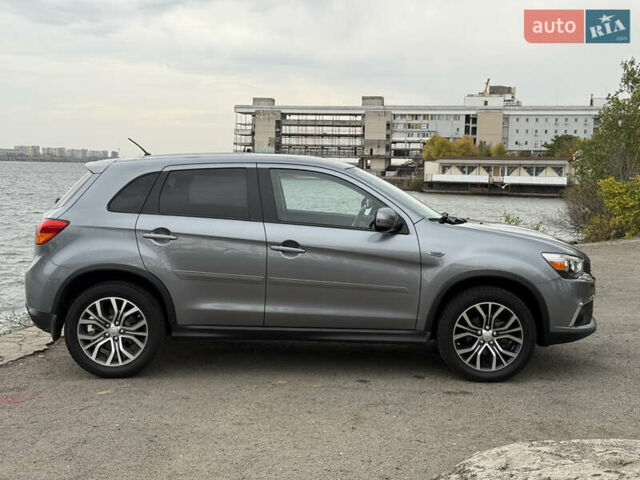 Мицубиси Outlander Sport 2016 в Днепре (Днепропетровске) на Automoto.ua Серый Мицубиси Outlander Sport, объемом двигателя 0 л и пробегом 156 тыс. км за 11700 $, фото 3 на Automoto.ua