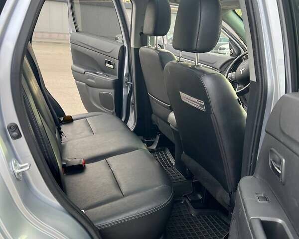 Сірий Міцубісі Outlander Sport, об'ємом двигуна 2.4 л та пробігом 139 тис. км за 15400 $, фото 33 на Automoto.ua