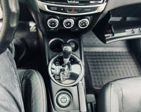 Сірий Міцубісі Outlander Sport, об'ємом двигуна 2.4 л та пробігом 139 тис. км за 15400 $, фото 24 на Automoto.ua