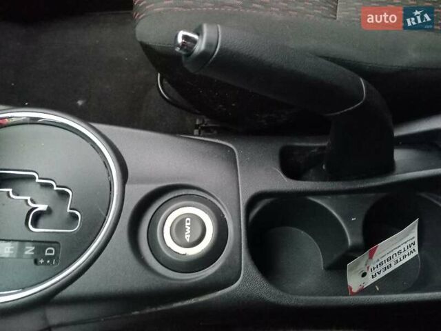 Серый Мицубиси Outlander Sport, объемом двигателя 2 л и пробегом 177 тыс. км за 8950 $, фото 7 на Automoto.ua