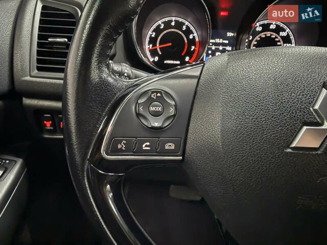 Серый Мицубиси Outlander Sport, объемом двигателя 2 л и пробегом 105 тыс. км за 12900 $, фото 10 на Automoto.ua