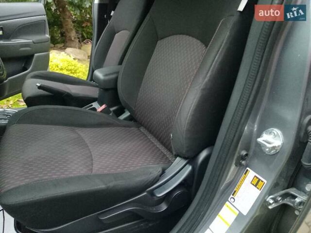 Серый Мицубиси Outlander Sport, объемом двигателя 2 л и пробегом 177 тыс. км за 8950 $, фото 5 на Automoto.ua
