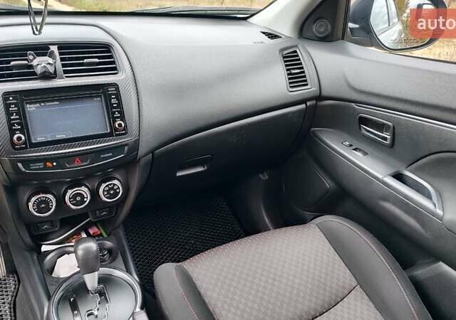 Сірий Міцубісі Outlander Sport, об'ємом двигуна 2.36 л та пробігом 136 тис. км за 13999 $, фото 21 на Automoto.ua