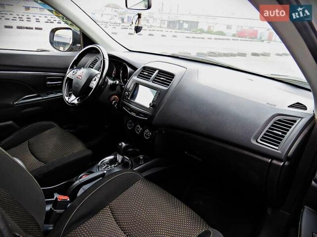 Серый Мицубиси Outlander Sport, объемом двигателя 2 л и пробегом 120 тыс. км за 11700 $, фото 15 на Automoto.ua