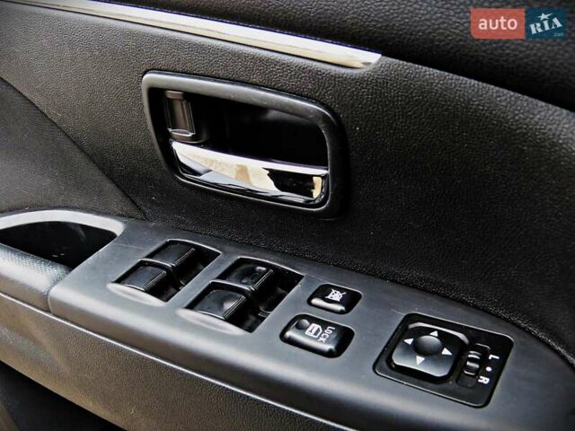 Серый Мицубиси Outlander Sport, объемом двигателя 2 л и пробегом 120 тыс. км за 11700 $, фото 6 на Automoto.ua