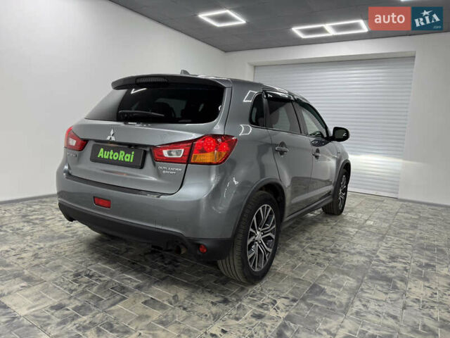 Серый Мицубиси Outlander Sport, объемом двигателя 2 л и пробегом 105 тыс. км за 12900 $, фото 4 на Automoto.ua