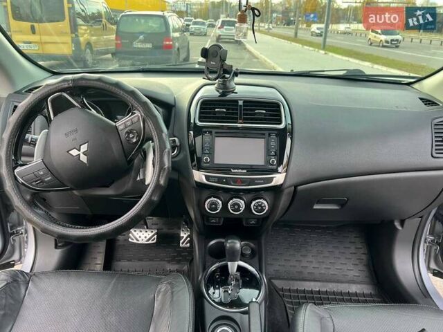 Сірий Міцубісі Outlander Sport, об'ємом двигуна 2.4 л та пробігом 139 тис. км за 15400 $, фото 27 на Automoto.ua