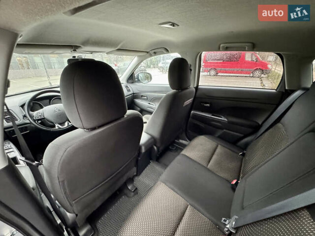Серый Мицубиси Outlander Sport, объемом двигателя 2 л и пробегом 172 тыс. км за 12700 $, фото 25 на Automoto.ua