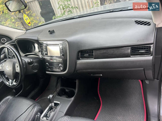 Сірий Міцубісі Outlander Sport, об'ємом двигуна 2.4 л та пробігом 128 тис. км за 12000 $, фото 5 на Automoto.ua