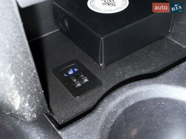 Серый Мицубиси Outlander Sport, объемом двигателя 2 л и пробегом 105 тыс. км за 12900 $, фото 16 на Automoto.ua