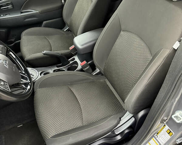 Мицубиси Outlander Sport 2016 в Днепре (Днепропетровске) на Automoto.ua Серый Мицубиси Outlander Sport, объемом двигателя 0 л и пробегом 156 тыс. км за 11700 $, фото 16 на Automoto.ua