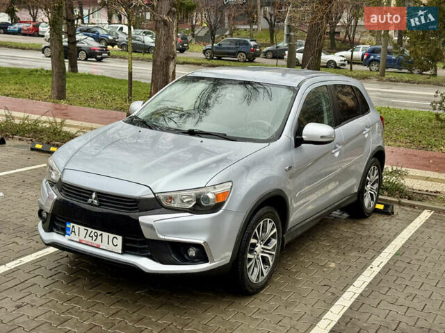 Серый Мицубиси Outlander Sport, объемом двигателя 2 л и пробегом 172 тыс. км за 12700 $, фото 4 на Automoto.ua