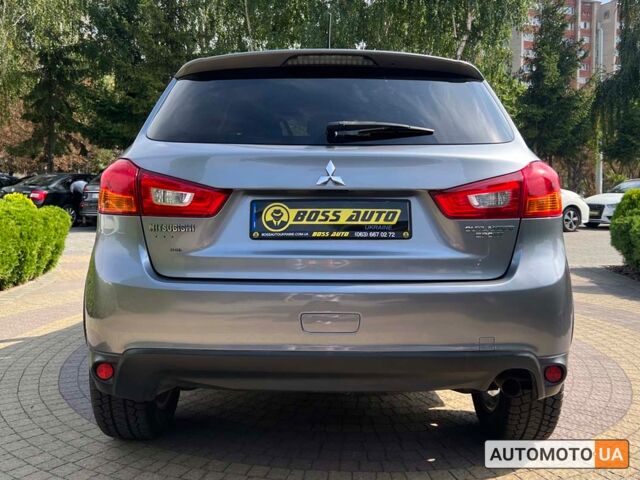 Серый Мицубиси Outlander Sport, объемом двигателя 2 л и пробегом 65 тыс. км за 14200 $, фото 5 на Automoto.ua
