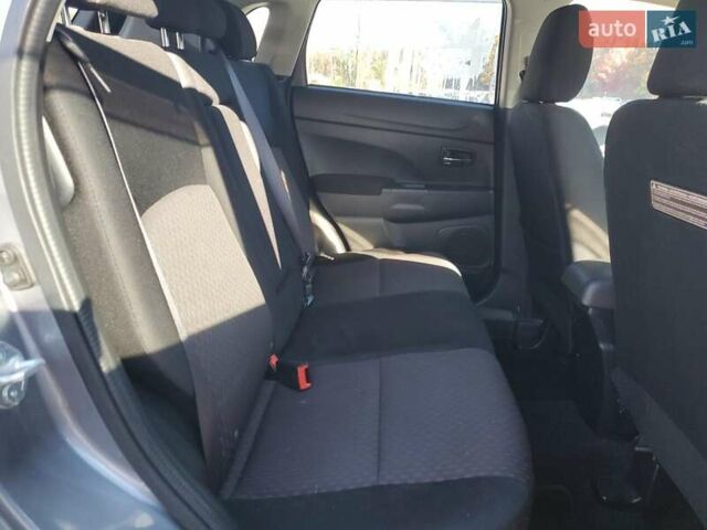 Серый Мицубиси Outlander Sport, объемом двигателя 2.4 л и пробегом 172 тыс. км за 1400 $, фото 10 на Automoto.ua
