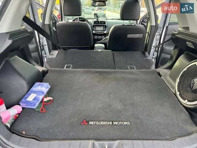 Сірий Міцубісі Outlander Sport, об'ємом двигуна 2.4 л та пробігом 139 тис. км за 15400 $, фото 40 на Automoto.ua