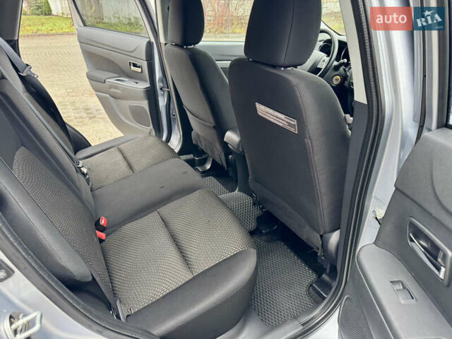 Серый Мицубиси Outlander Sport, объемом двигателя 2 л и пробегом 172 тыс. км за 12700 $, фото 27 на Automoto.ua