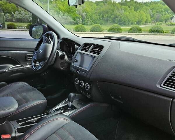 Серый Мицубиси Outlander Sport, объемом двигателя 2.4 л и пробегом 94 тыс. км за 15500 $, фото 15 на Automoto.ua