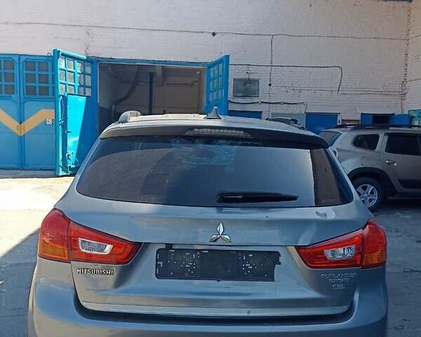 Сірий Міцубісі Outlander Sport, об'ємом двигуна 2.4 л та пробігом 120 тис. км за 7999 $, фото 9 на Automoto.ua