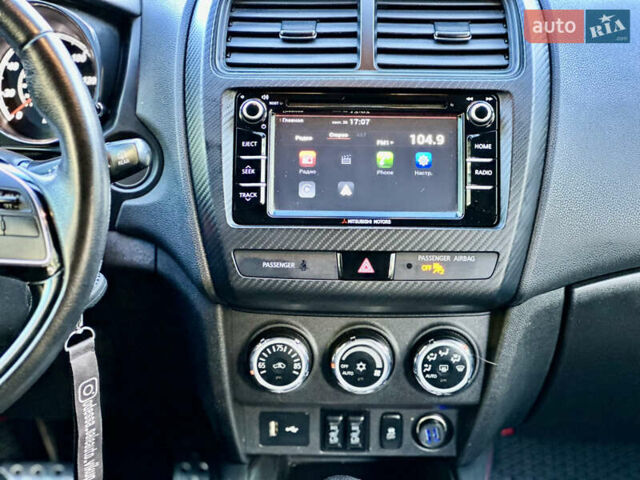 Серый Мицубиси Outlander Sport, объемом двигателя 2 л и пробегом 71 тыс. км за 13900 $, фото 30 на Automoto.ua