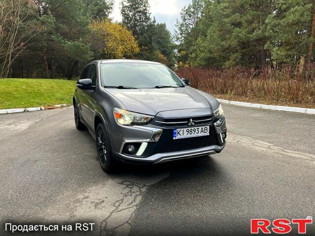 Серый Мицубиси Outlander Sport, объемом двигателя 2 л и пробегом 45 тыс. км за 17300 $, фото 2 на Automoto.ua