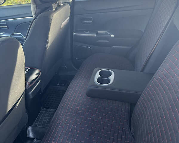 Сірий Міцубісі Outlander Sport, об'ємом двигуна 2 л та пробігом 148 тис. км за 13200 $, фото 13 на Automoto.ua