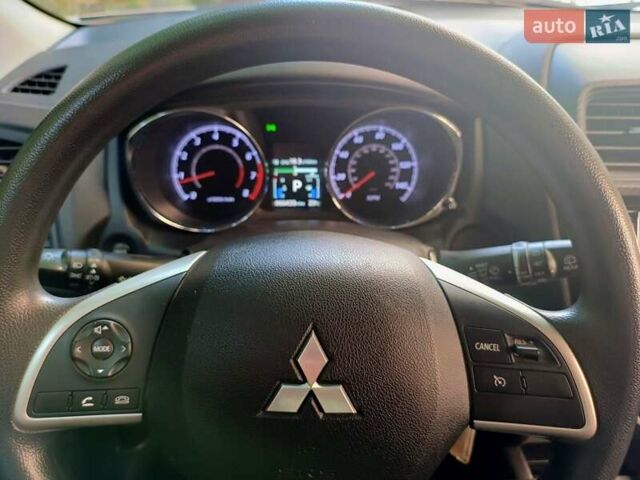Серый Мицубиси Outlander Sport, объемом двигателя 2 л и пробегом 107 тыс. км за 12200 $, фото 16 на Automoto.ua