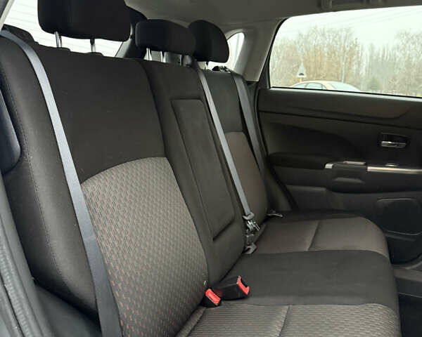 Сірий Міцубісі Outlander Sport, об'ємом двигуна 2 л та пробігом 100 тис. км за 13800 $, фото 12 на Automoto.ua