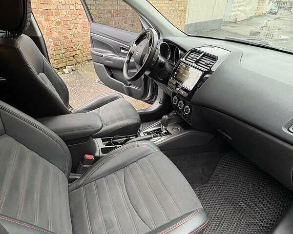 Серый Мицубиси Outlander Sport, объемом двигателя 2.4 л и пробегом 86 тыс. км за 15800 $, фото 24 на Automoto.ua