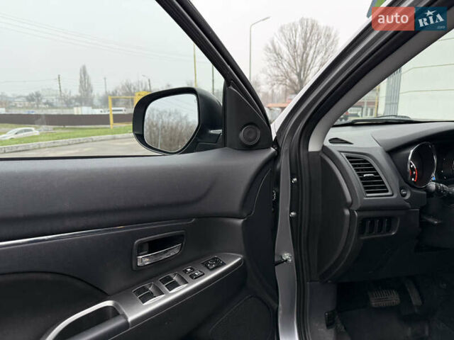 Сірий Міцубісі Outlander Sport, об'ємом двигуна 2 л та пробігом 100 тис. км за 13800 $, фото 8 на Automoto.ua