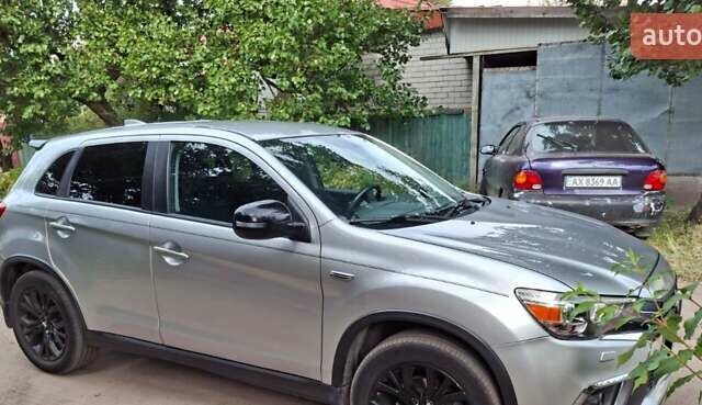 Серый Мицубиси Outlander Sport, объемом двигателя 2 л и пробегом 69 тыс. км за 15000 $, фото 10 на Automoto.ua