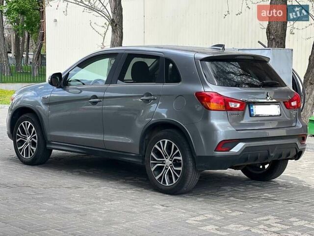 Серый Мицубиси Outlander Sport, объемом двигателя 2.36 л и пробегом 27 тыс. км за 15500 $, фото 3 на Automoto.ua