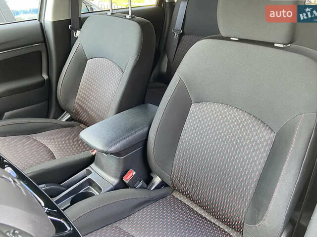 Серый Мицубиси Outlander Sport, объемом двигателя 2 л и пробегом 72 тыс. км за 16900 $, фото 7 на Automoto.ua