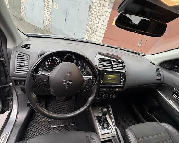 Серый Мицубиси Outlander Sport, объемом двигателя 2.4 л и пробегом 86 тыс. км за 15800 $, фото 12 на Automoto.ua