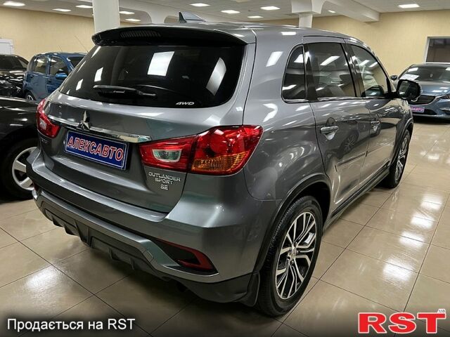 Сірий Міцубісі Outlander Sport, об'ємом двигуна 2.4 л та пробігом 94 тис. км за 14800 $, фото 3 на Automoto.ua