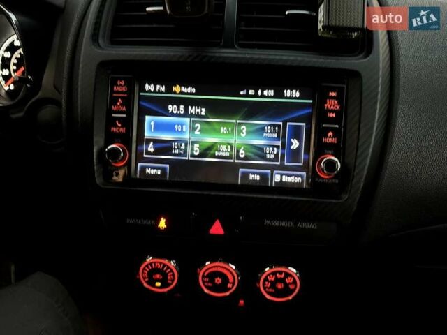 Серый Мицубиси Outlander Sport, объемом двигателя 2 л и пробегом 80 тыс. км за 13599 $, фото 10 на Automoto.ua