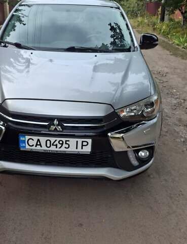 Серый Мицубиси Outlander Sport, объемом двигателя 2 л и пробегом 69 тыс. км за 15000 $, фото 1 на Automoto.ua