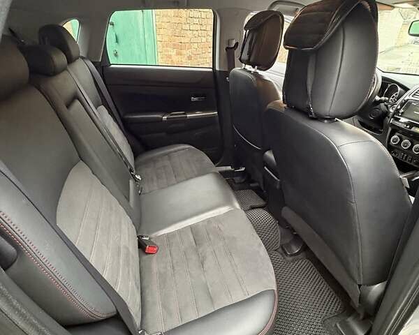 Серый Мицубиси Outlander Sport, объемом двигателя 2.4 л и пробегом 86 тыс. км за 15800 $, фото 26 на Automoto.ua