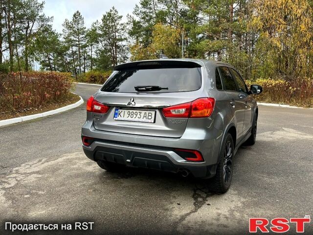 Серый Мицубиси Outlander Sport, объемом двигателя 2 л и пробегом 45 тыс. км за 17300 $, фото 7 на Automoto.ua