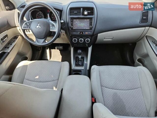 Мицубиси Outlander Sport 2019 в Луцке на Automoto.ua Серый Мицубиси Outlander Sport, объемом двигателя 2 л и пробегом 95 тыс. км за 3700 $, фото 7 на Automoto.ua