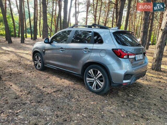 Серый Мицубиси Outlander Sport, объемом двигателя 2 л и пробегом 70 тыс. км за 17200 $, фото 10 на Automoto.ua