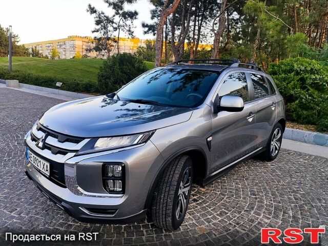 Серый Мицубиси Outlander Sport, объемом двигателя 2 л и пробегом 70 тыс. км за 17200 $, фото 7 на Automoto.ua