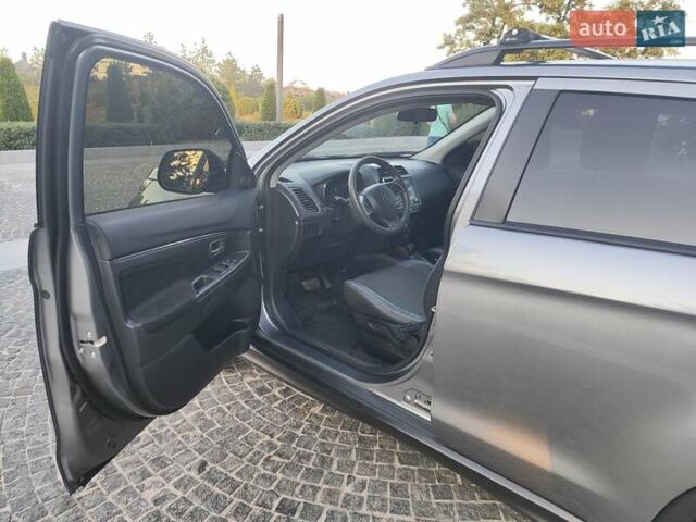 Серый Мицубиси Outlander Sport, объемом двигателя 2 л и пробегом 70 тыс. км за 17200 $, фото 9 на Automoto.ua