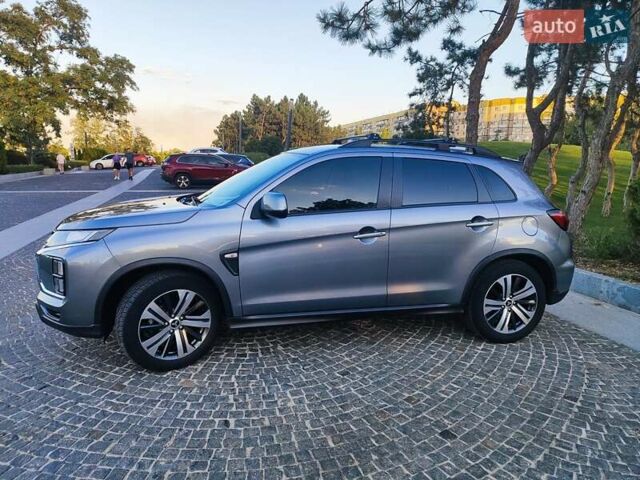 Серый Мицубиси Outlander Sport, объемом двигателя 2 л и пробегом 70 тыс. км за 17200 $, фото 3 на Automoto.ua