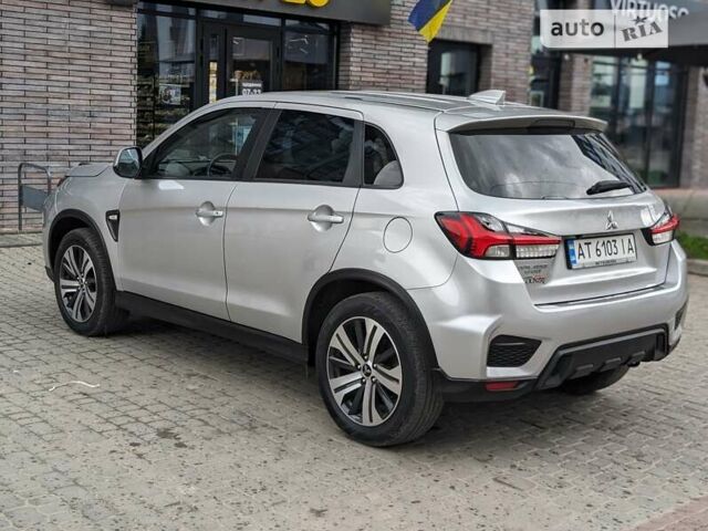 Серый Мицубиси Outlander Sport, объемом двигателя 2 л и пробегом 100 тыс. км за 17300 $, фото 4 на Automoto.ua