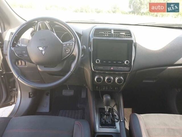Серый Мицубиси Outlander Sport, объемом двигателя 2.4 л и пробегом 68 тыс. км за 19799 $, фото 25 на Automoto.ua